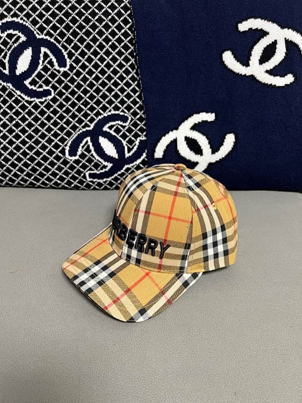 10♡Burberry Cap