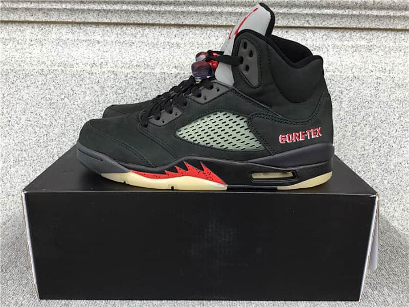 Air Jordan 5 Off-Noir Size EU40-EU47.5