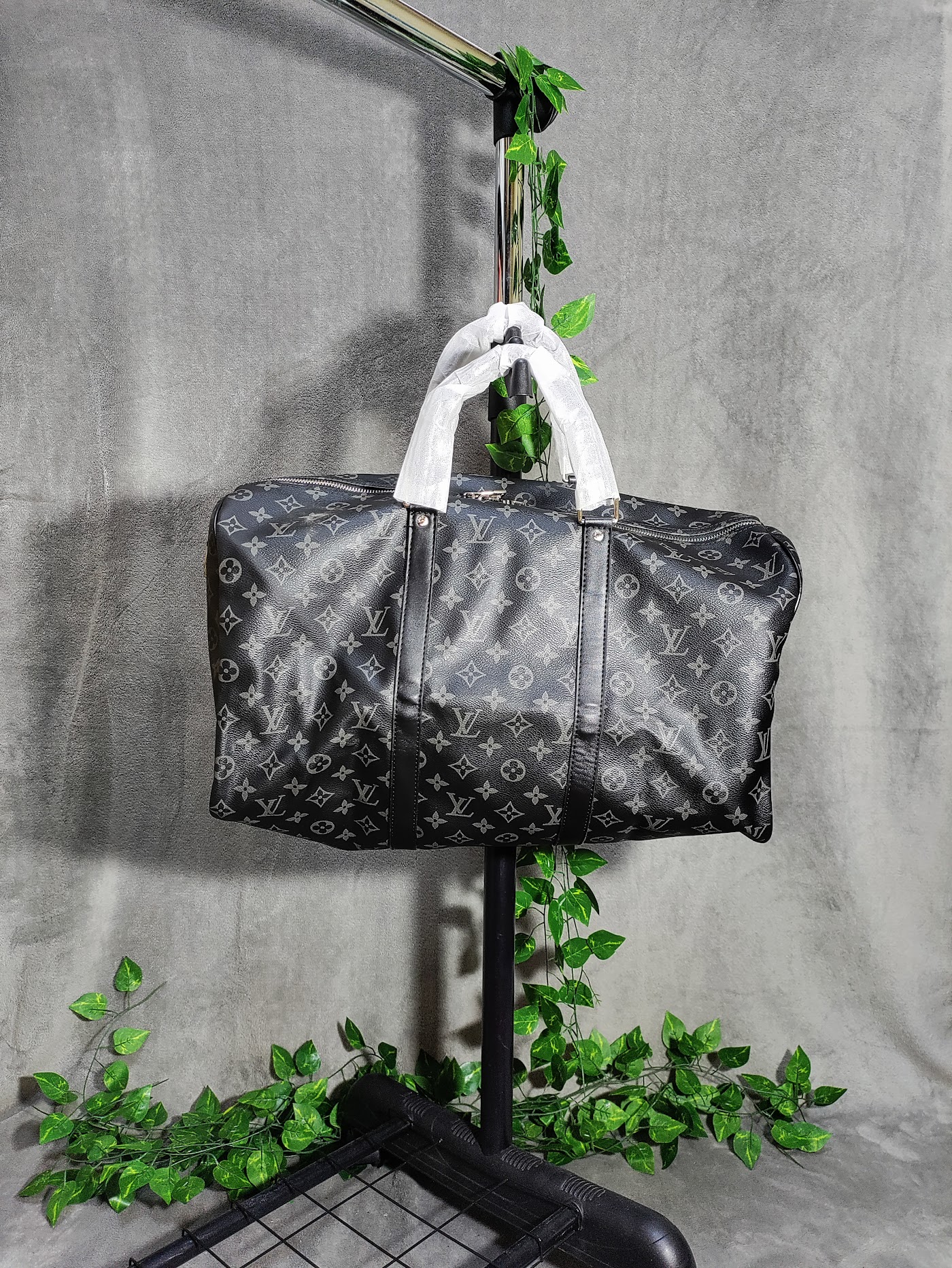 Louis Vuitton duffle bag negru
