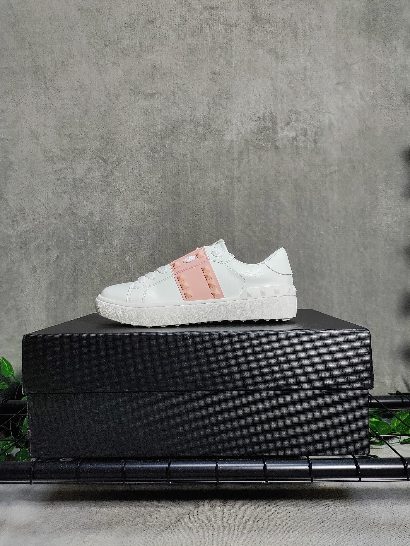 Valentino Garavani alb-roz