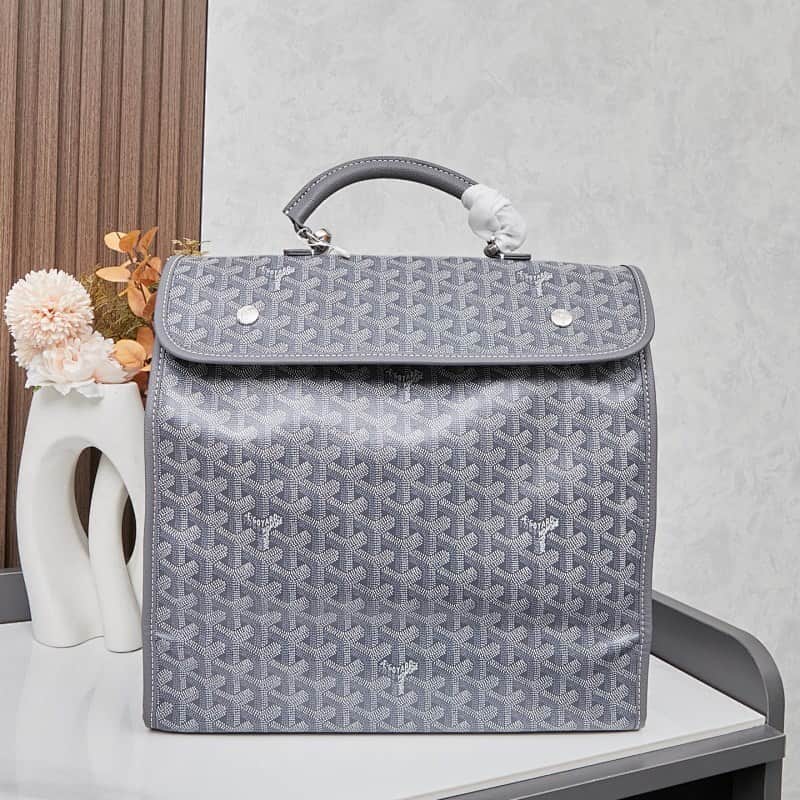 Goyard Backpack 33x34x15cm