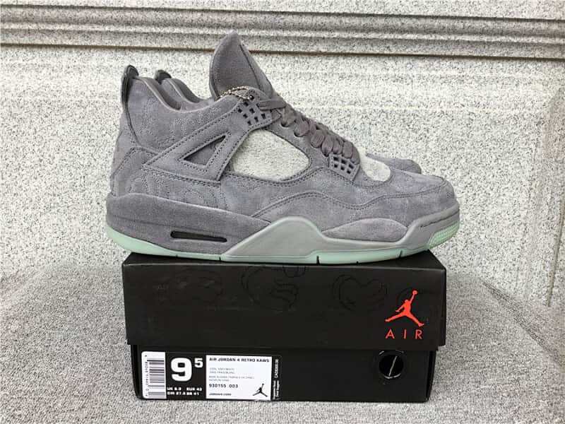 Air Jordan 4 X Kaws Size EU40-EU46