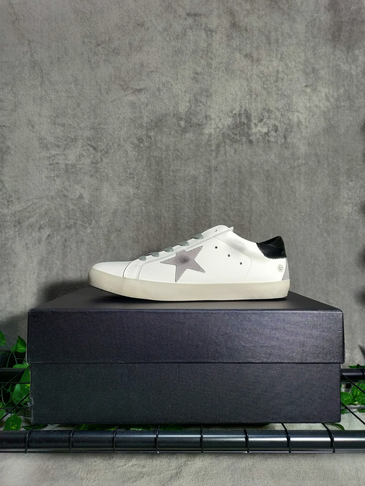 Golden Goose alb - negru