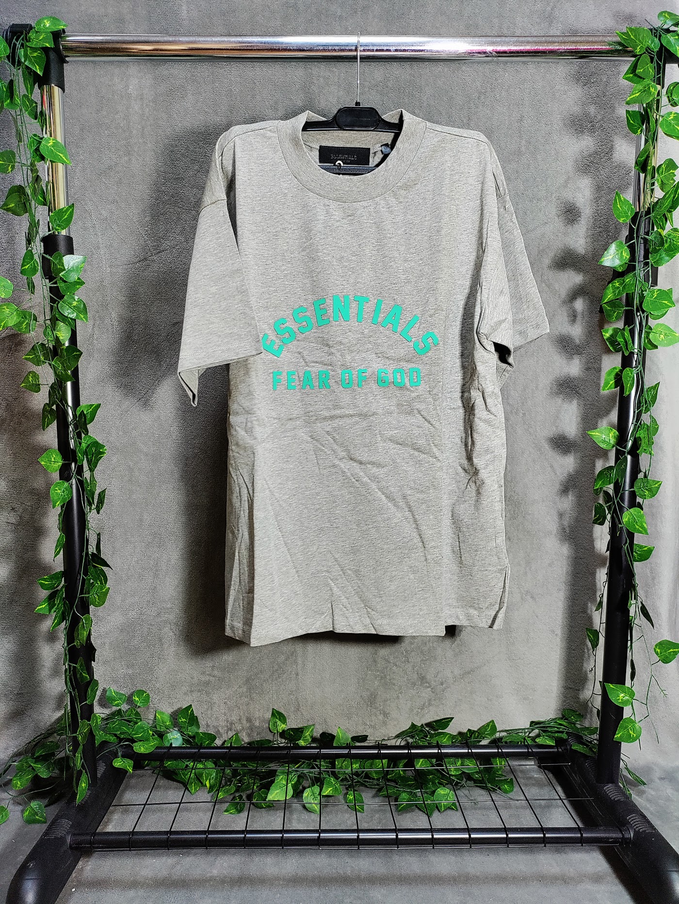 Essentials Gri