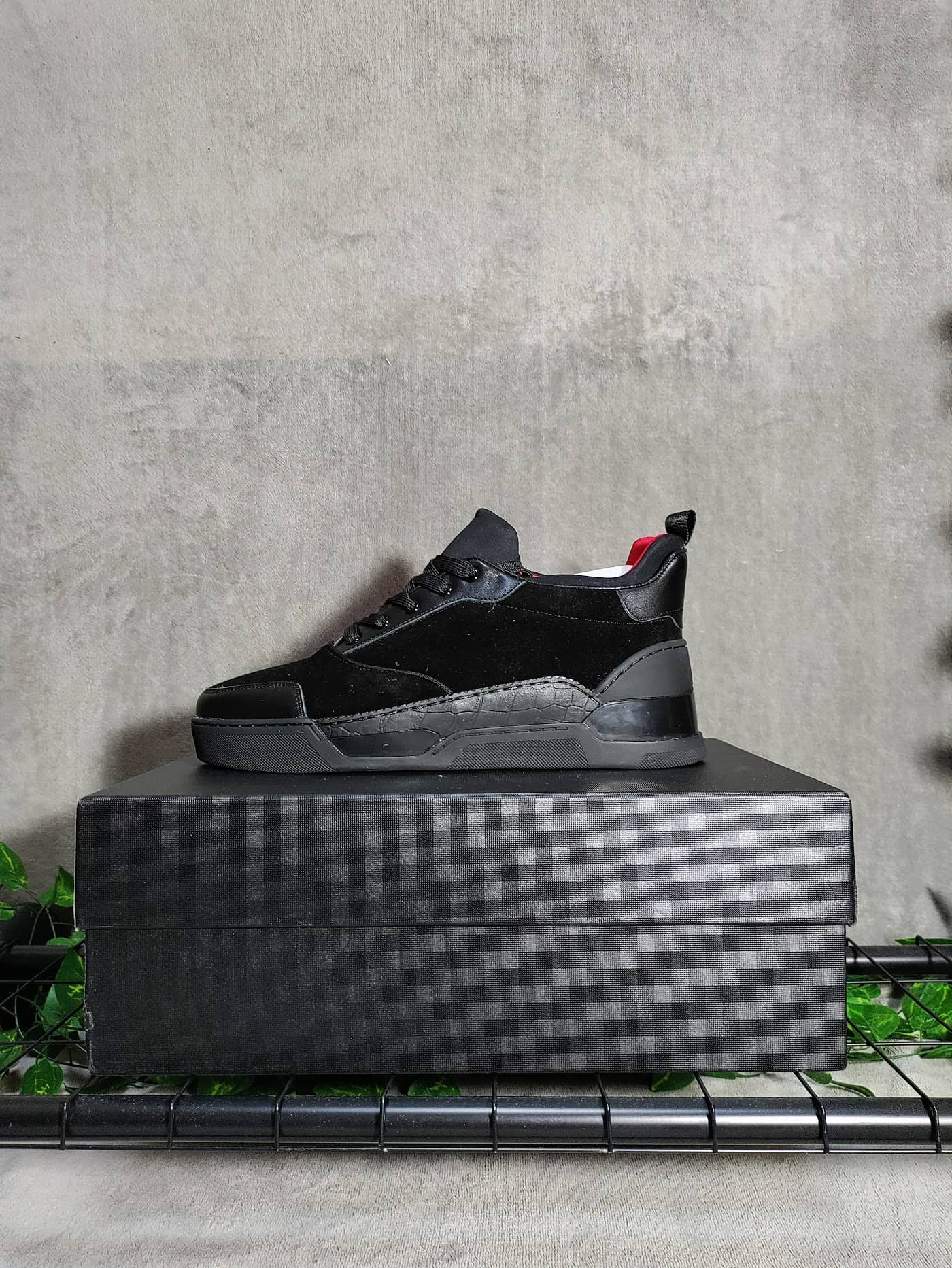 Louboutin negrii