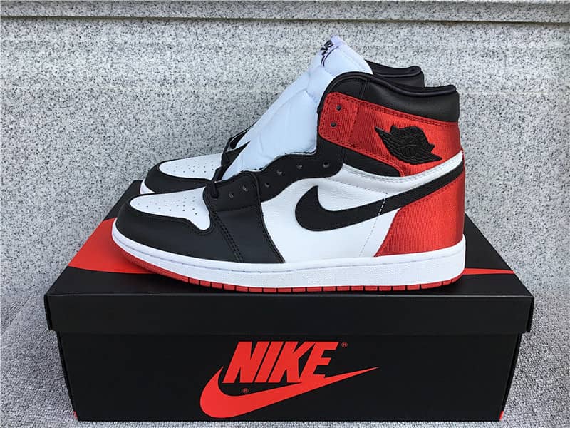 Air Jordan 1 High Satin WMNSBlack ToeAJ1 Size EU36-EU46