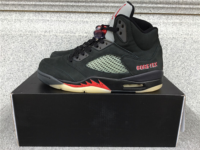 Air Jordan 5 Off-Noir Size EU40-EU47.5