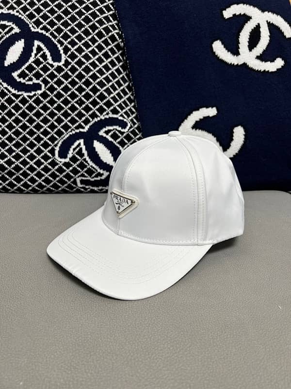 15♡Prada Cap