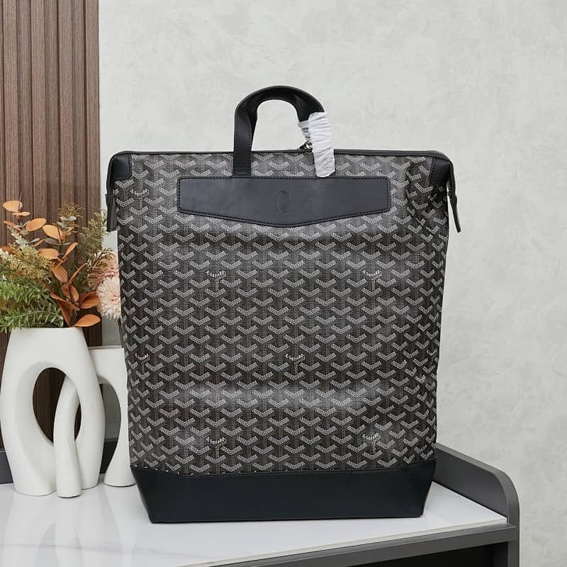 Goyard Backpack 33x14x43cm